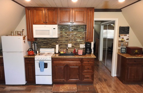 Julian Apartment | Julian, CA Historic Apple & Gold Mine Town A-Frame 1-Bed, Pets Okay