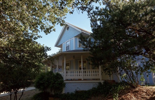 Julian House | Julian Farmhouse/Fenced 2 acres with spa, right outside Julian. Pet Friendly!
