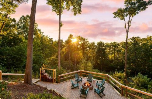 Swannanoa House | Juliet by AvantStay Mountain Views Near AshevilleBlack Mountain