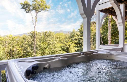 Swannanoa House | Juliet by AvantStay Mountain Views Near AshevilleBlack Mountain