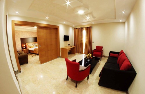 El Djem Hotel | Julius
