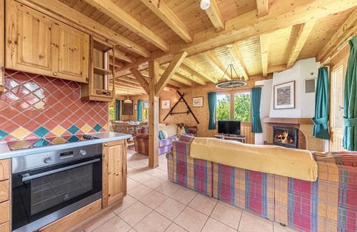 Les Gets Ski Chalet | JULY 26 WEEK Family chalet close to lake. Multi Pass available all amenties