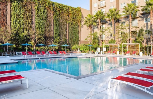 Anaheim Resort Apartment | July15-19: Spacious 1Bed-2Bath Luxury Family Suite A Walk From Disneyland