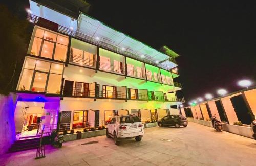 Zirakpur Hotel | Jumars Stays