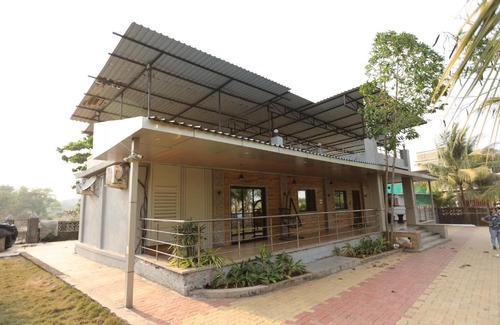 Ambernath House | Jumbo Pool Villa, Ambernath
