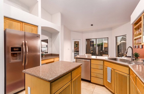 Fountain Hills House | ★ Jump in! ★ Luxurious spread in the desert & no annoying neighbors! Comfy beds!