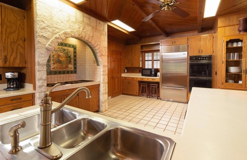 New Braunfels House | Jump right in the river at this gated, 2 acre Guadalupe Riverfront home!