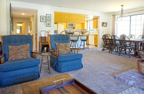 June Lake Condo | June Lake Interlaken 24 Spacious, Views!