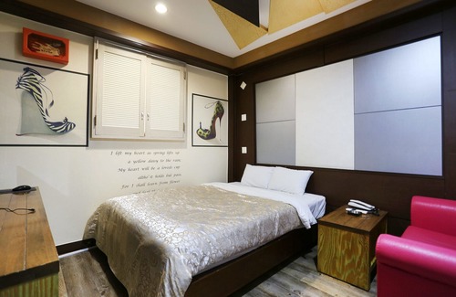 Myonmok-tong Hotel | Junggok Pine Hill