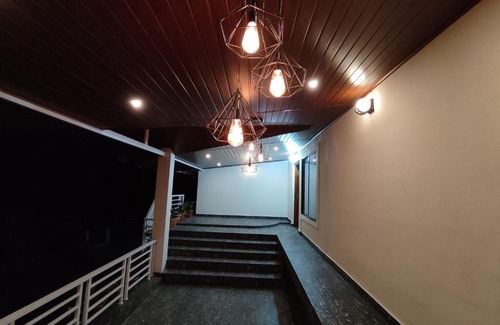 Stuart Hill Villa | Jungle Fowl
