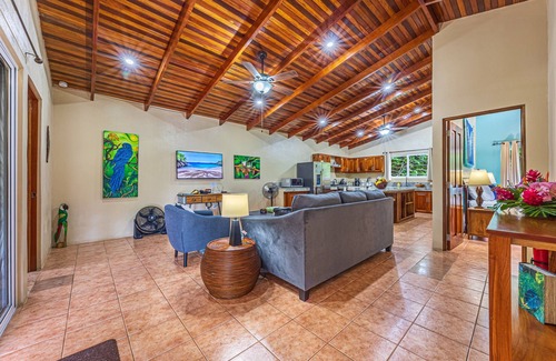 Manuel Antonio House | Jungle Home:Huge Construct disc thru Nov