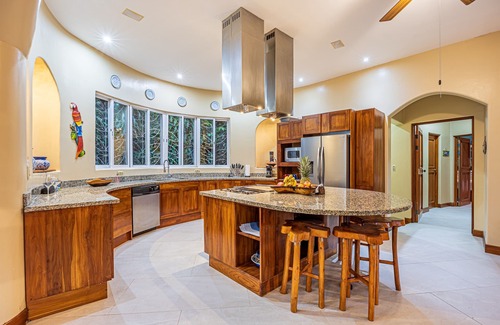 Manuel Antonio House | Jungle Home: Jacuzzi, Pool, Game Rm, 2 King STE