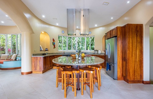 Manuel Antonio House | Jungle Home: Jacuzzi, Pool, Game Rm, 2 King STE