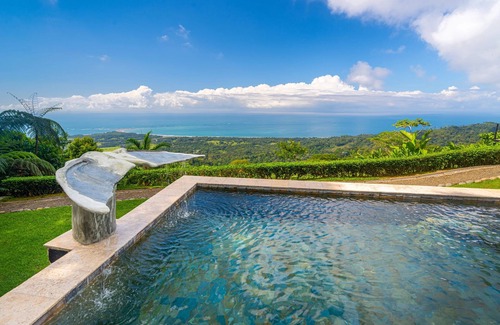 Ballena House | Jungle Luxury! Stunning Whale's Tail View! Pool, Outdoor Shower, Etc.! 5-STAR!