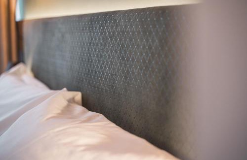 Rathaus Hotel | JUNGLE No5 Boutique Hotel - Stuttgart City-Center