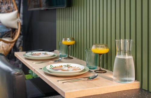 Les Grands Carmes Apartment | Jungle Republic