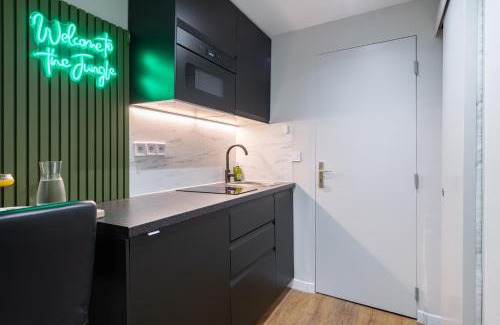 Les Grands Carmes Apartment | Jungle Republic
