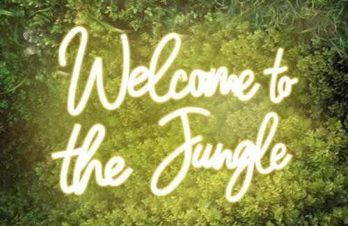 Vaulx En Velin Village Apartment | Jungle room - Lyon Est