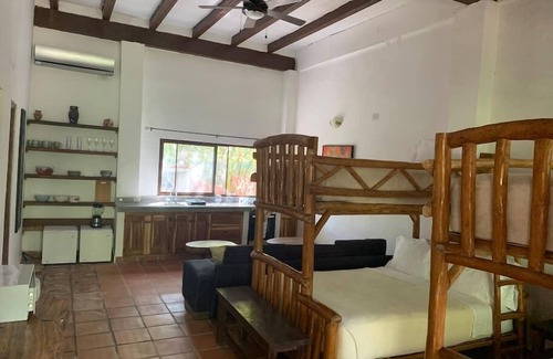 Las Uvas House | Jungle Studio Apartment with a Kitchen