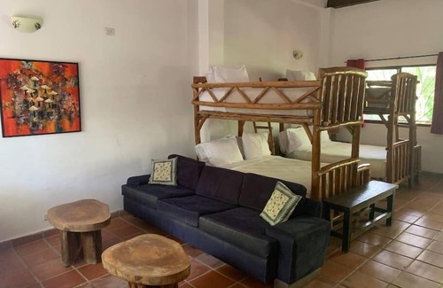 Las Uvas House | Jungle Studio Apartment with a Kitchen