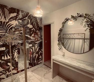 Gare Apartment | Jungle Suite, Jacuzzi à 7 min de la mer