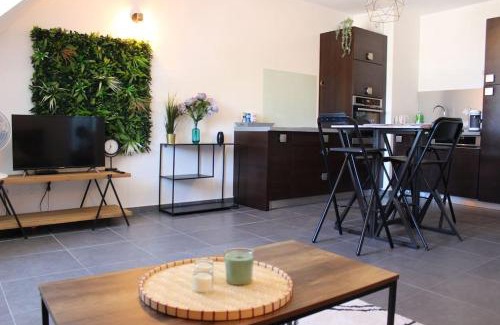 Annecy Apartment | Jungle Suite - Moderne & Spacieux