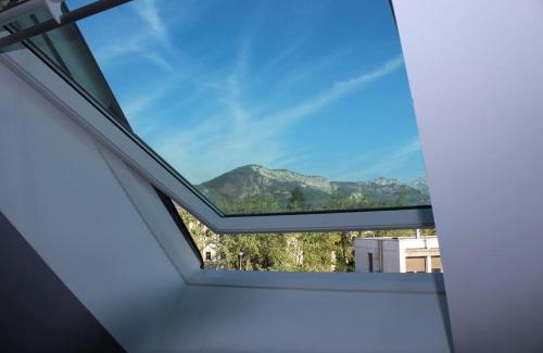 Annecy Apartment | Jungle Suite - Moderne & Spacieux