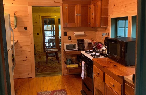 Paradox Cabin | (Juniper) Charming Seasonal Cabins Steps From The Beach