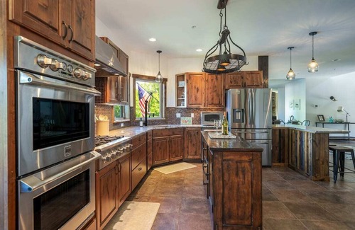 Orondo House | Juniper Hill Columbia River w/Hot Tub & Swim Spa
