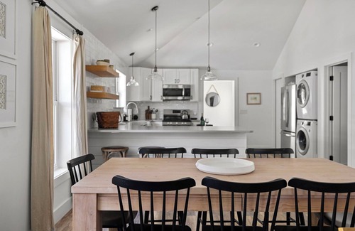 Union Pier House | Juniper Presents: A Classy Cottage w/Hot Tub, Deck, Fire Pit, near Beach