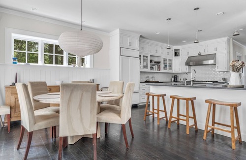 Michiana House | Juniper Presents: The Ponchartrain w/Eclectic Art & Antiques + Gym, Playroom