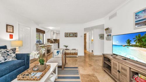 Juno Beach Apartment | Juno Beach Seaside Escape Steps from the Ocean!
