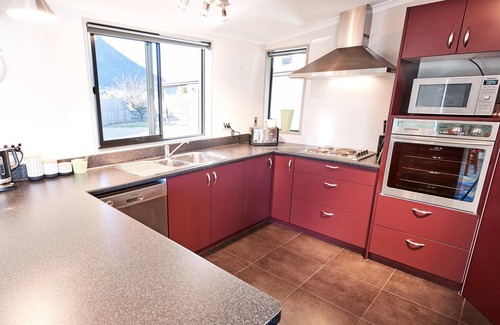 Wanaka Cottage | Juno Escape - Wanaka Holiday Home