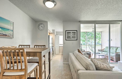 Jupiter Apartment | Jupiter Bay Condo w/Pool < Half Mile to Beach!