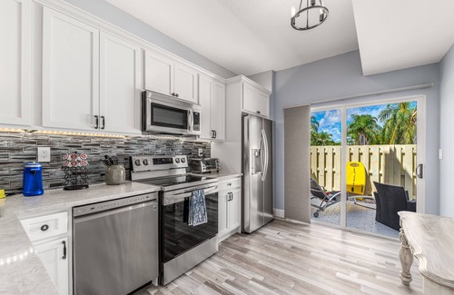 Jupiter Condo | JupRent's - Bella Paradise - 2Bed/2Bath Prime Location -Beach Ocean Golf Fishing