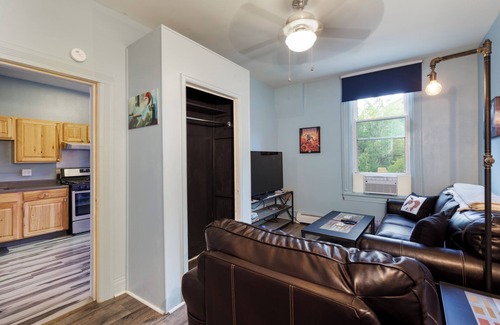 New Castle Apartment | Jurassic Pok at The Ore House Inn