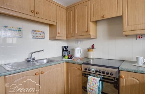 West Bay Apartment | Jurassic View
