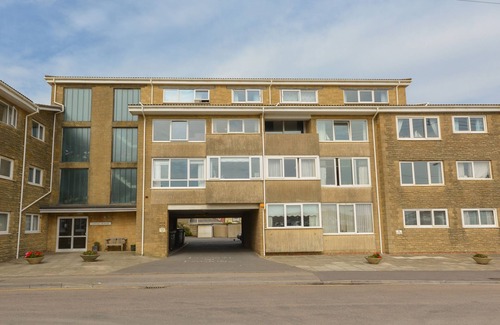 West Bay Apartment | Jurassic View