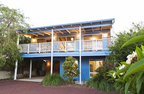 Quindalup House | Just 1 street from Beach. Relaxed holiday home, Ideal for family getaways. n