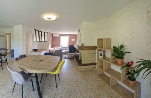 Sauveterre House | Just 10 minutes from Avignon! Country house in a haven of peace.