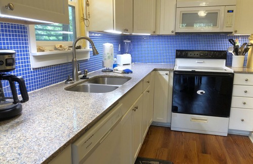 St. George Island Cottage | Just 150.00 p/nt Aug 16-19, 3 nights! Cute cottage! Gated/fenced. Tax/fees extra