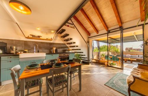 Komiza Apartment | Just 4 You