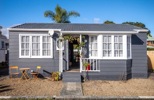 Paihia House | Just a short stroll to the water or into town