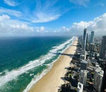 Surfers Paradise Apartment | Just a stone's throw to the Beach Brand new 2BR