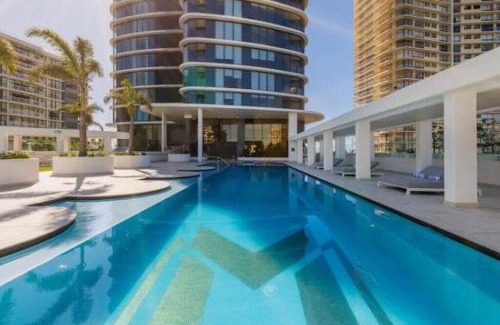 Surfers Paradise Apartment | Just a stone's throw to the Beach Brand new 2BR