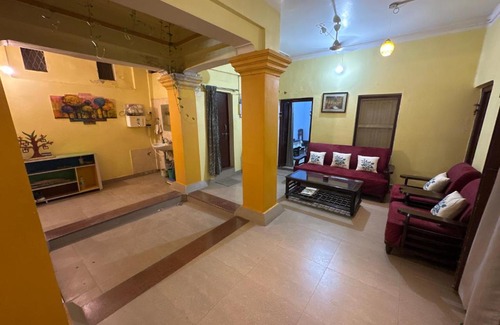 Mahmoorganj House | Just Be Happy Homestay