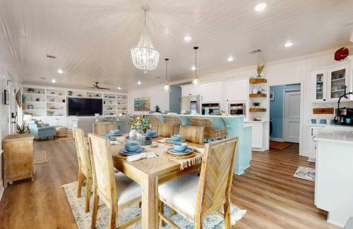 Crystal Beach House | Just Beach It!