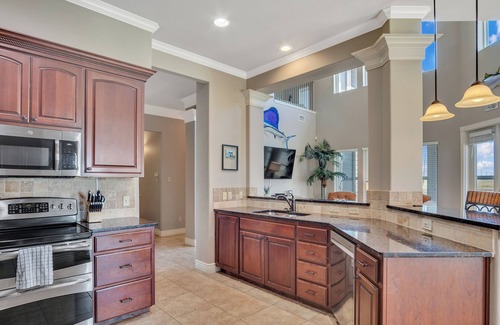 Port Aransas House | Just Breathe | Steps to Beach + Pool, Great Views!