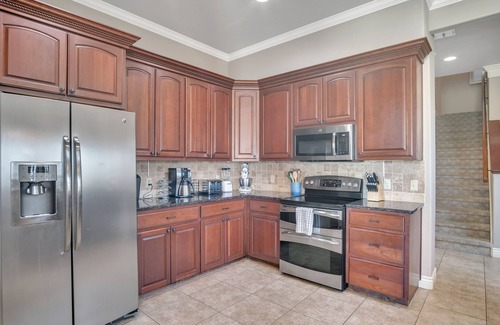 Port Aransas House | Just Breathe | Steps to Beach + Pool, Great Views!