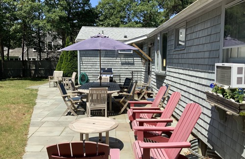 Brewster House | Just minutes from the beach!
